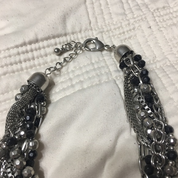 Women’s Costume Jewelry Necklace - Picture 3 of 3